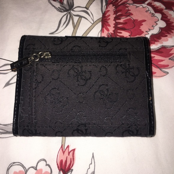 Black guess wallet. - Picture 5 of 5
